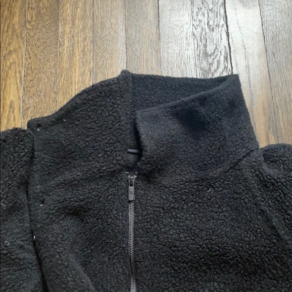 Lululemon coat (sherpa and quilt) - Picture 3 of 6